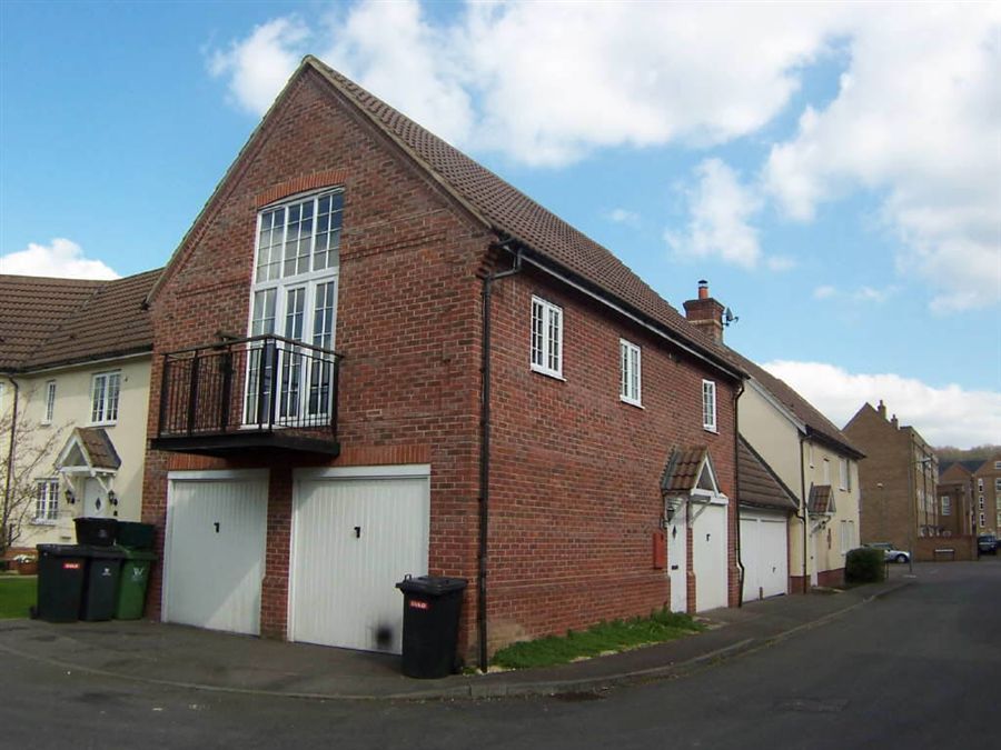 Estate Agents in Bourne End, Buckinghamshire. Properties, Homes