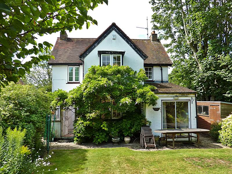 Residential Property Details, BOURNE END, Bucks Hunt & Nash Estate