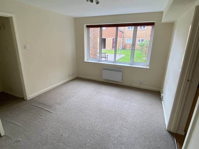 Residential Property Details, WOKINGHAM, Berkshire Hunt & Nash Estate