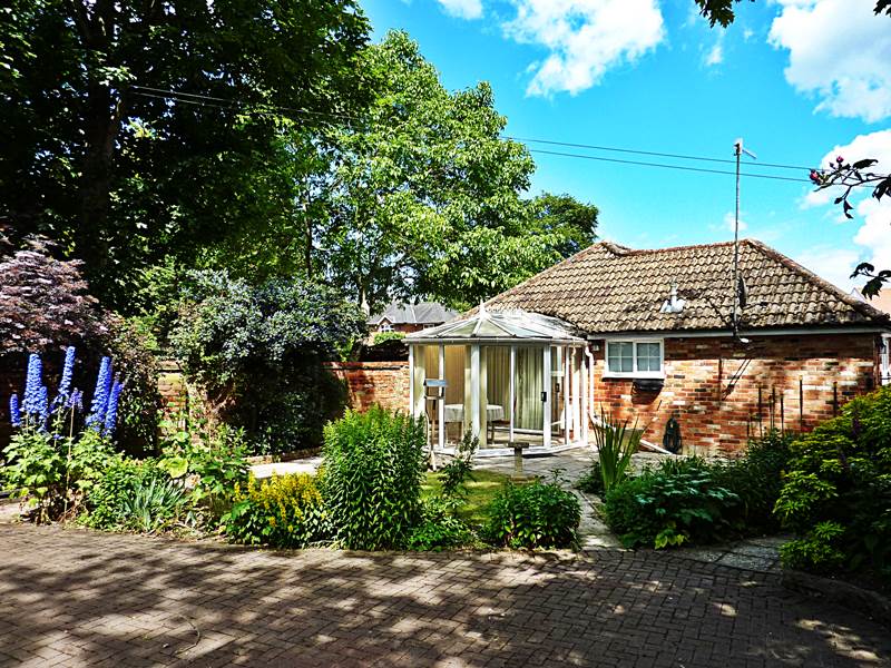 Residential Property Details, BOURNE END, Bucks Hunt & Nash Estate