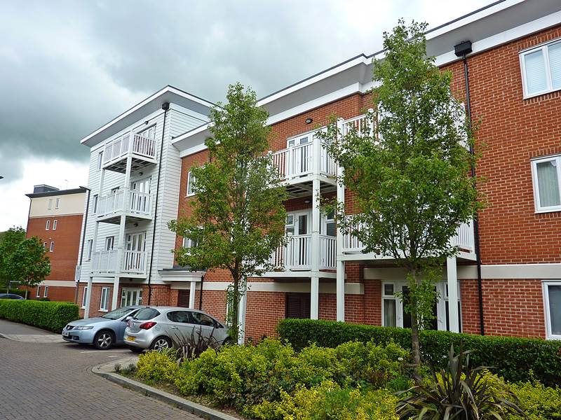 Residential Property Details, HIGH Bucks Hunt & Nash Estate