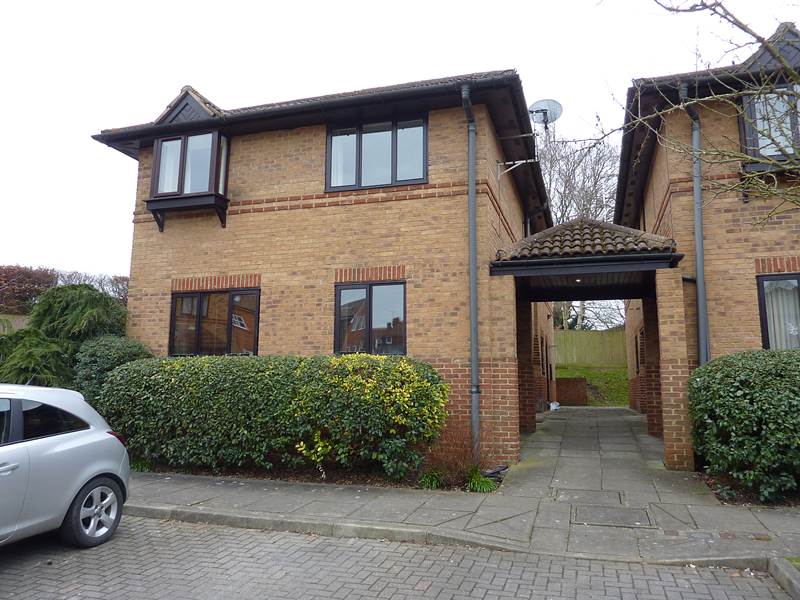 Residential Property Details, TWYFORD, Berks Hunt & Nash Estate Agents