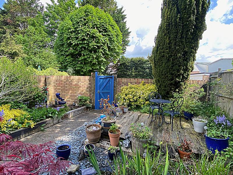 Residential Property Details, WOOBURN GREEN, Bucks Hunt & Nash Estate