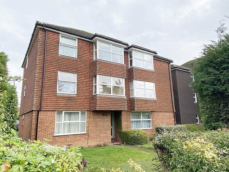 Residential Property Details, BOURNE END, Bucks Hunt & Nash Estate