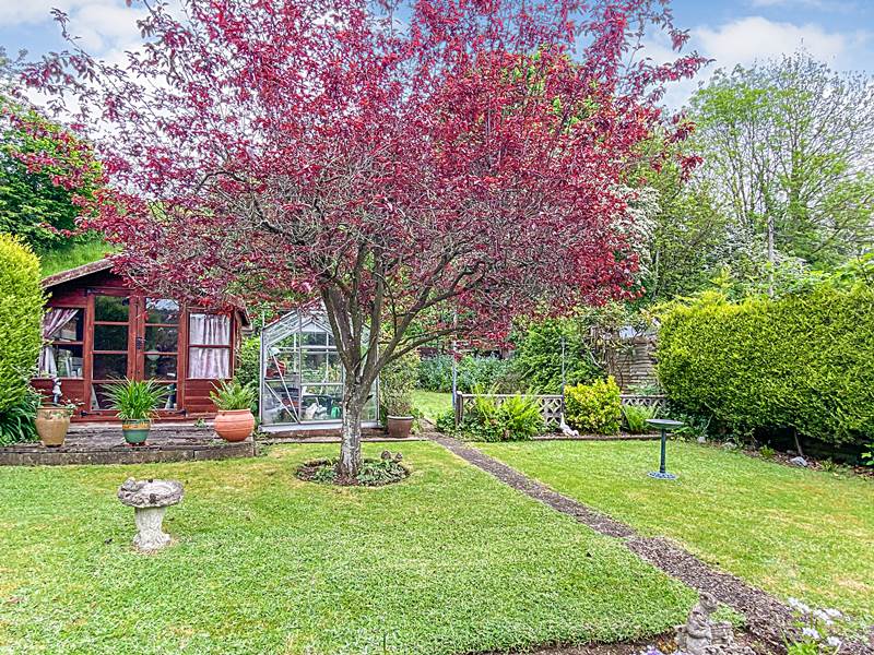 Residential Property Details, LOUDWATER, Bucks Hunt & Nash Estate