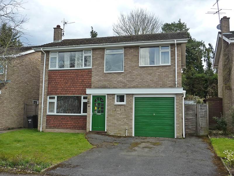 Residential Property Details, WOOBURN GREEN, Bucks Hunt & Nash Estate