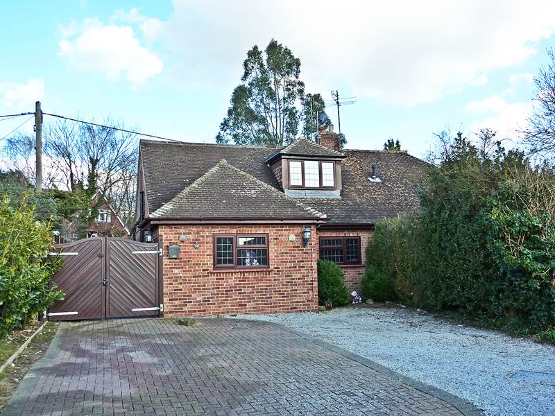 Residential Property Details, BOURNE END, Bucks Hunt & Nash Estate